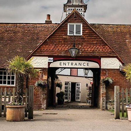 Bed and Breakfast The Walhampton Arms Лімінгтон Екстер'єр фото