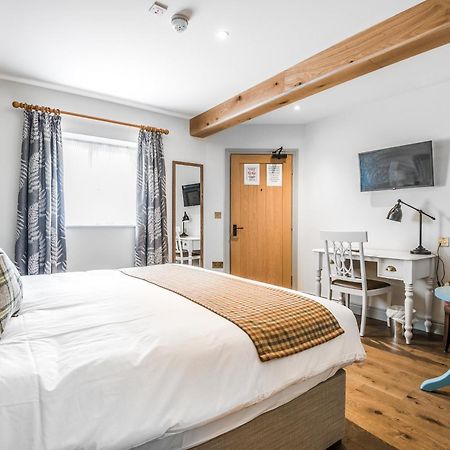 Bed and Breakfast The Walhampton Arms Лімінгтон Номер фото