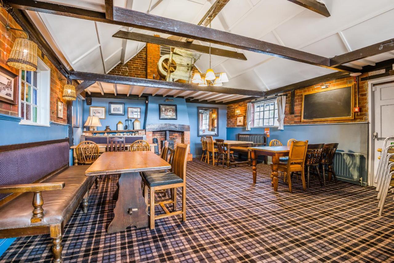 Bed and Breakfast The Walhampton Arms Лімінгтон Екстер'єр фото