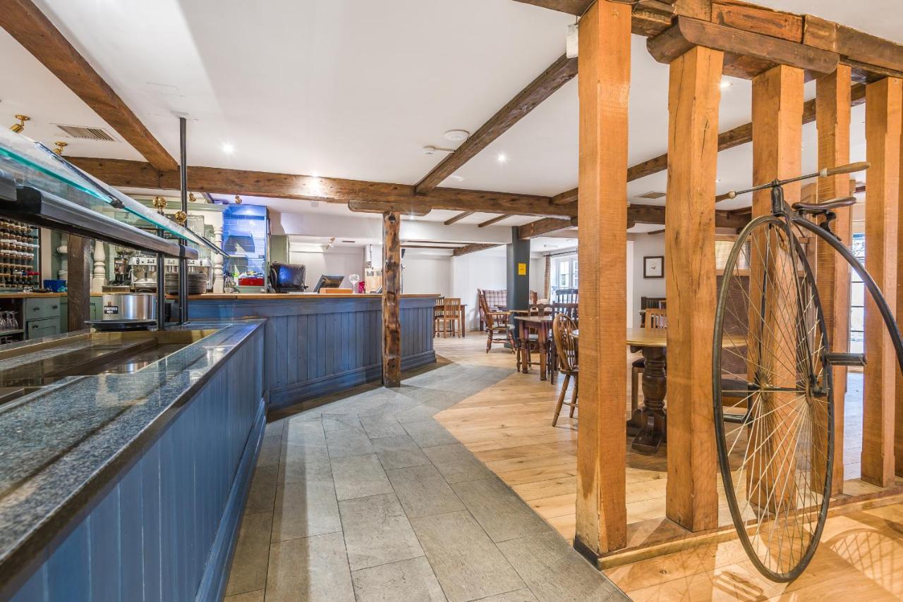 Bed and Breakfast The Walhampton Arms Лімінгтон Екстер'єр фото