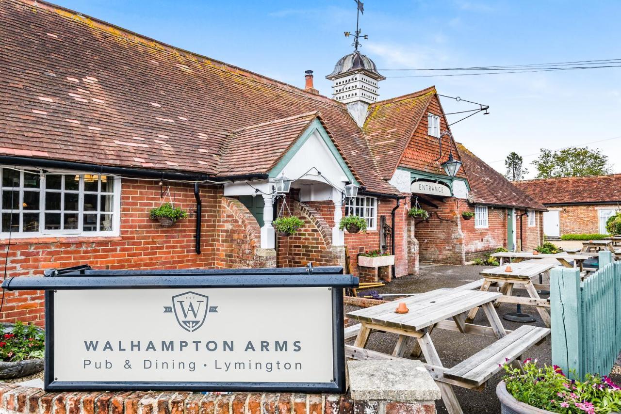 Bed and Breakfast The Walhampton Arms Лімінгтон Екстер'єр фото