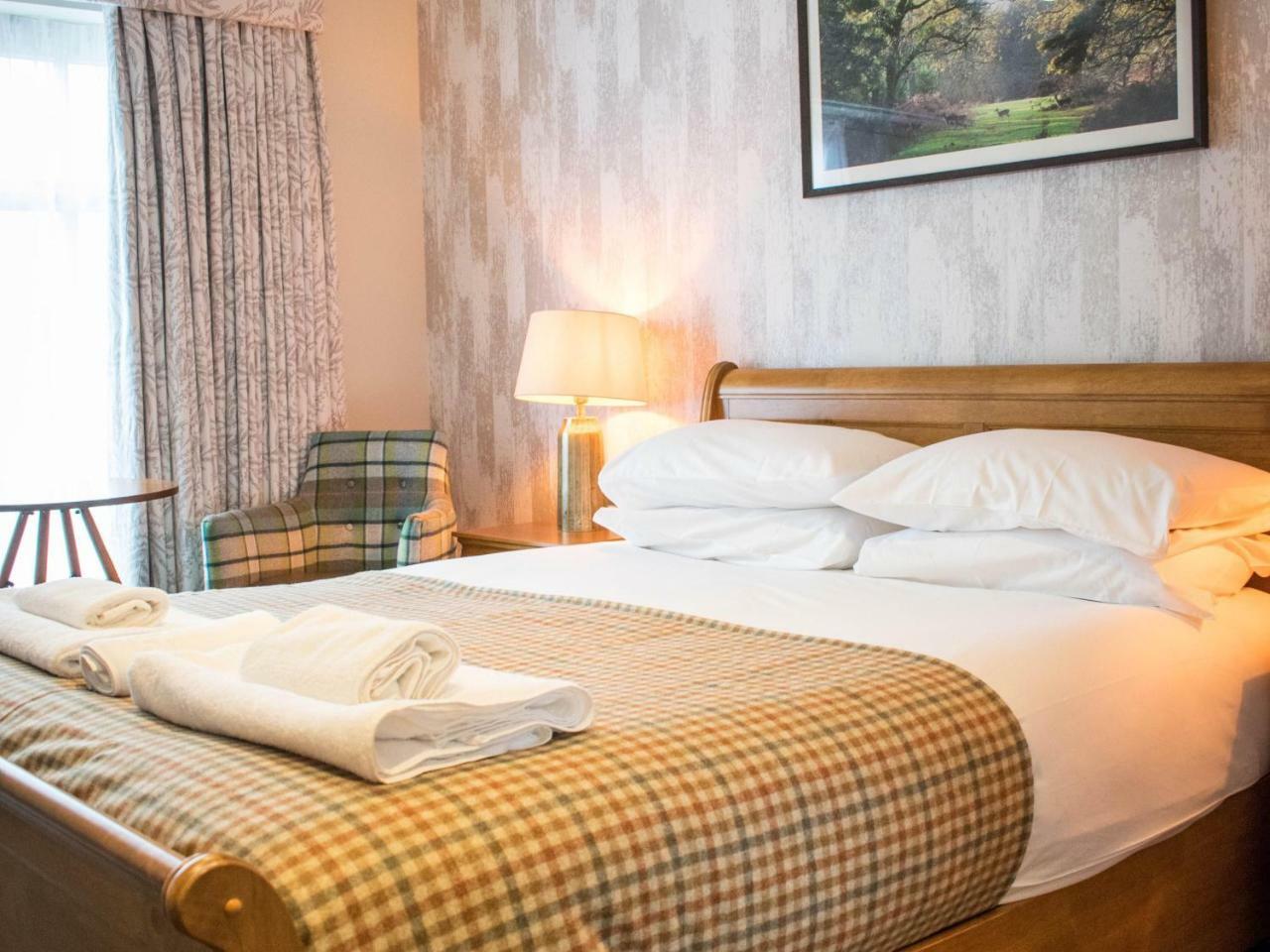 Bed and Breakfast The Walhampton Arms Лімінгтон Екстер'єр фото
